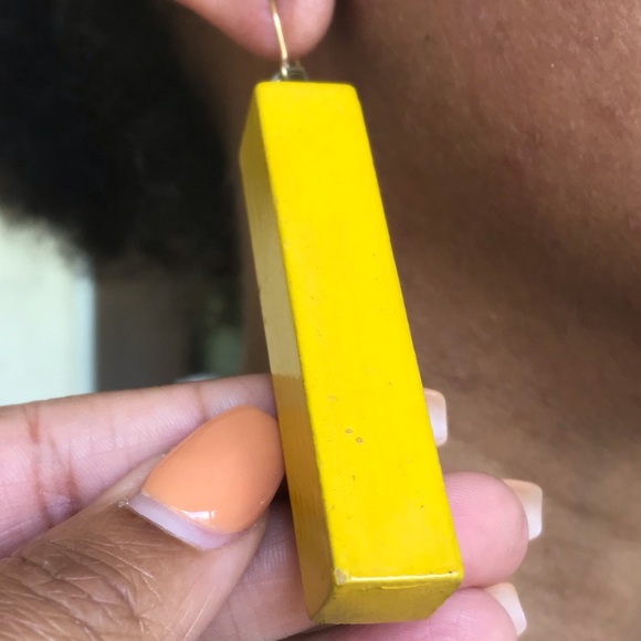 Long Box-shape Yellow Earrings - Picture 4 of 6